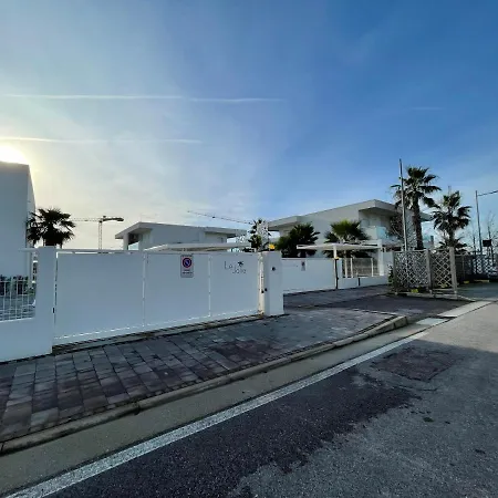 Ground Floor Flat With Pool - 2 Family Apartment