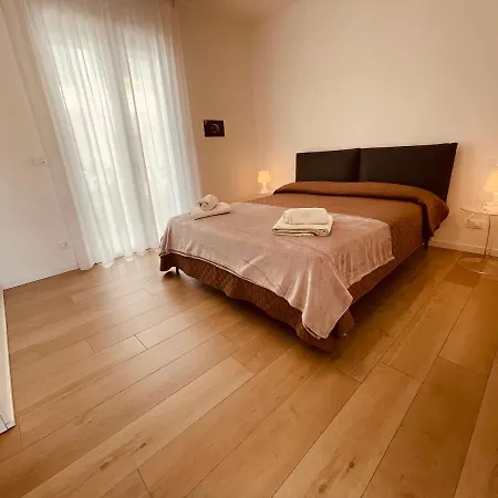 Apartment Ground Floor Flat With Pool - 2 Family *