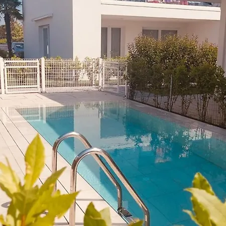 Ground Floor Flat With Pool - 2 Family Lido di Jesolo