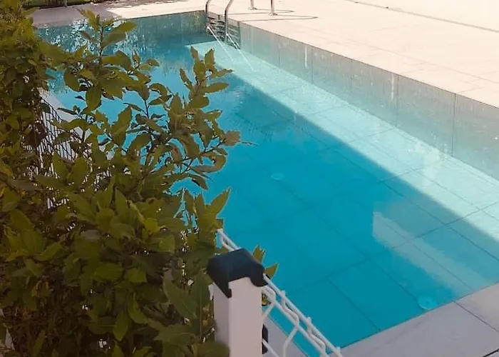 Apartment App4rent Ground Floor - 2 Family