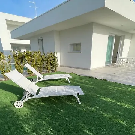 Apartment Ground Floor Flat With Pool - 2 Family