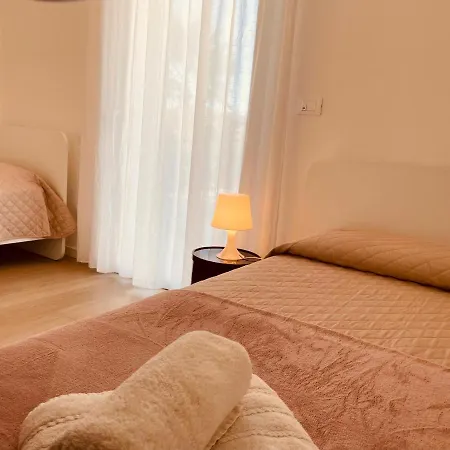 Ground Floor Flat With Pool - 2 Family *