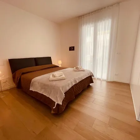 Ground Floor Flat With Pool - 2 Family Apartment *