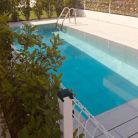 Apartment Ground Floor Flat With Pool - 2 Family
